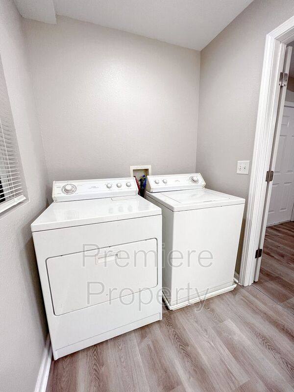 Townhouse for rent at 534 Forest Ave #A, Kansas City, MO 64106
