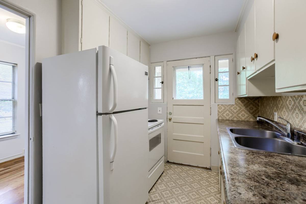 Apartment for rent at 2030 2034 S St, Lincoln, NE 68502