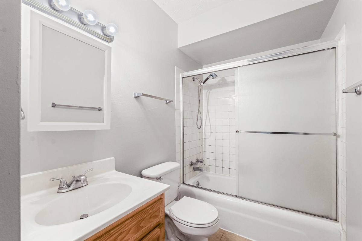Apartment for rent at 339 Riley Dr, Bloomington, IL 61701