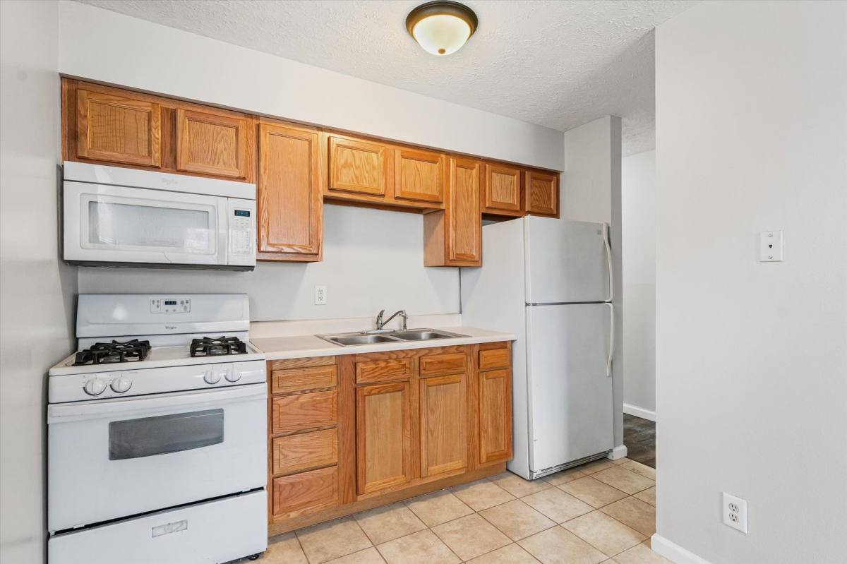 Apartment for rent at 339 Riley Dr, Bloomington, IL 61701