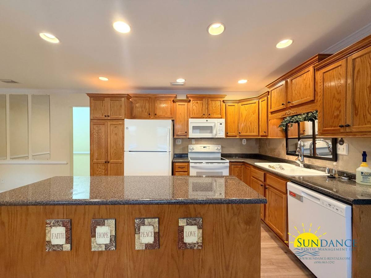House for rent at 103 Azalea Circle, Valparaiso, FL 32580