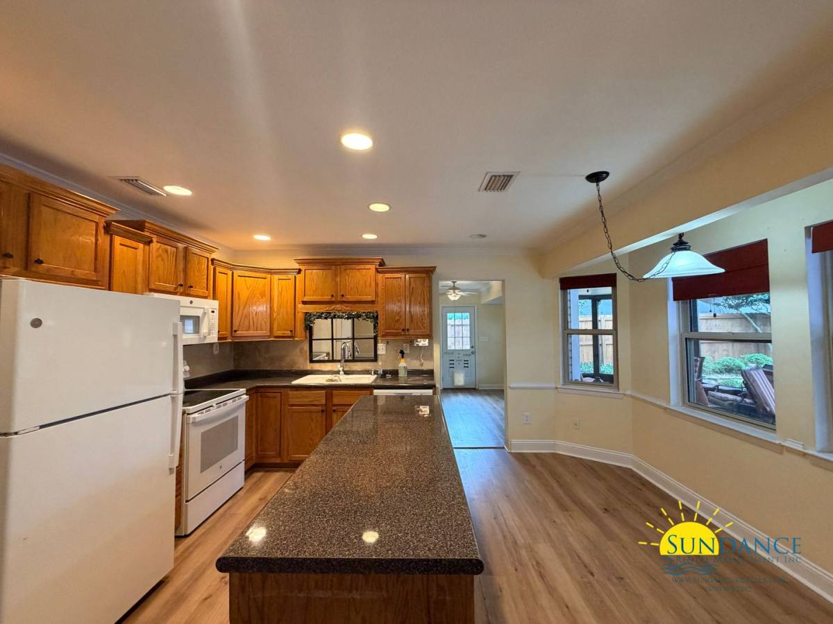 House for rent at 103 Azalea Circle, Valparaiso, FL 32580