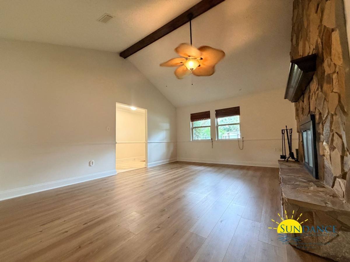 House for rent at 103 Azalea Circle, Valparaiso, FL 32580