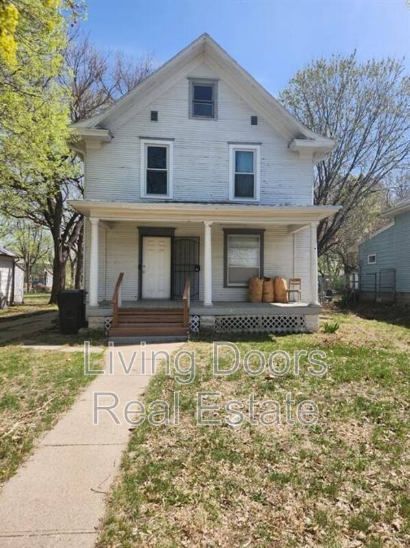 House for rent at 836 N 29th St, Lincoln, NE 68503