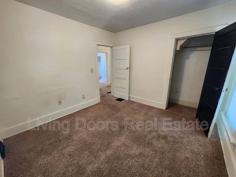 House for rent at 836 N 29th St, Lincoln, NE 68503