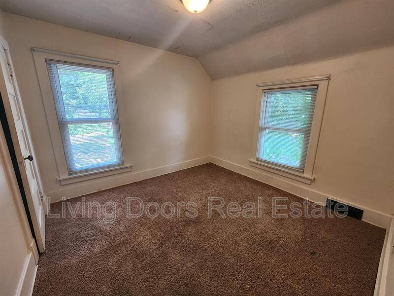 House for rent at 836 N 29th St, Lincoln, NE 68503