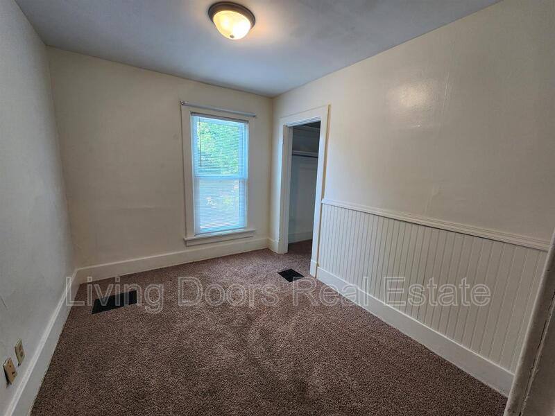 House for rent at 836 N 29th St, Lincoln, NE 68503