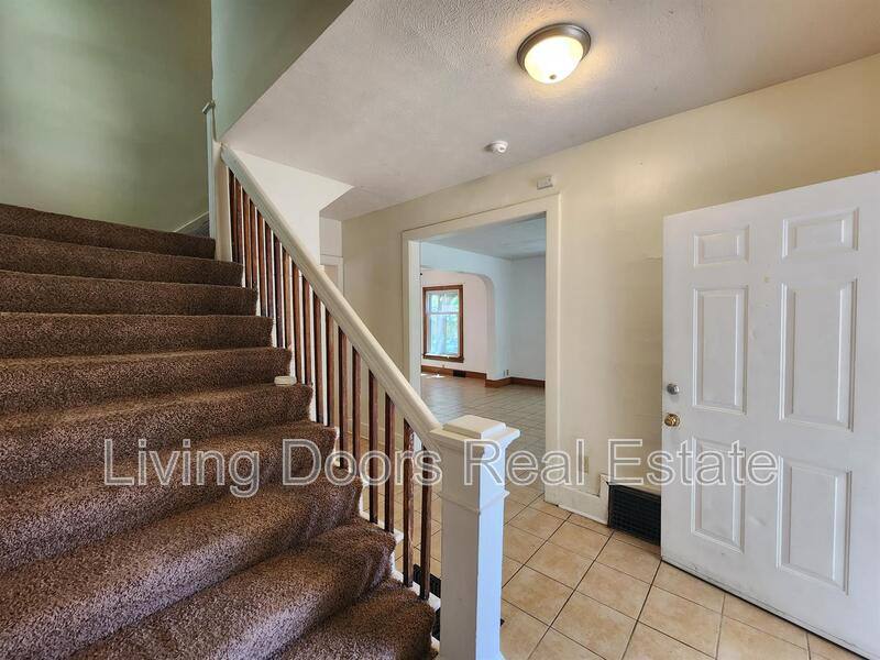 House for rent at 836 N 29th St, Lincoln, NE 68503