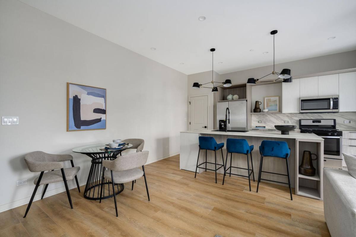 Apartment for rent at 4177 W Belmont Ave, Chicago, IL 60641