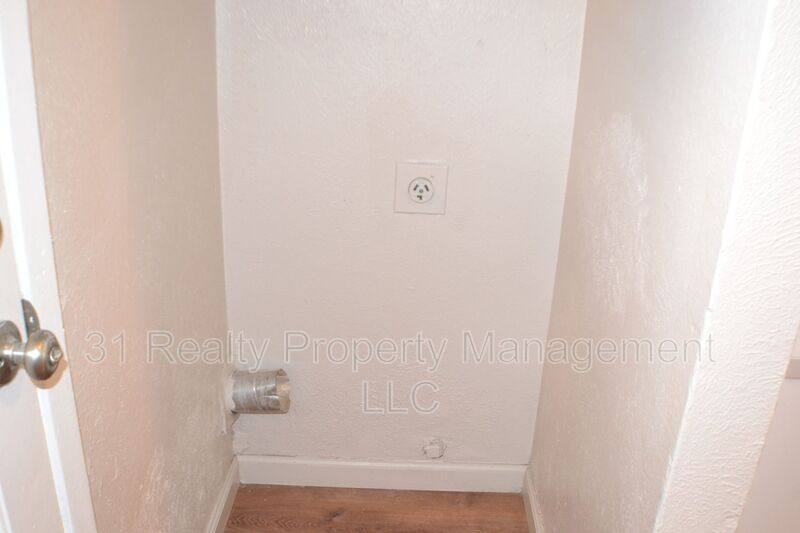 House for rent at 1520 Pebblewood Dr, Dallas, TX 75217