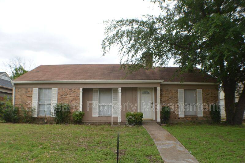 House for rent at 1520 Pebblewood Dr, Dallas, TX 75217