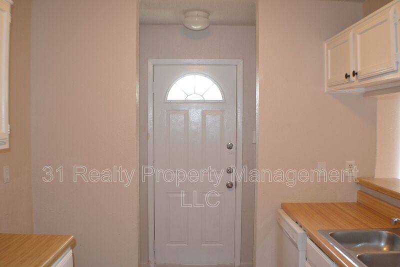 House for rent at 1520 Pebblewood Dr, Dallas, TX 75217