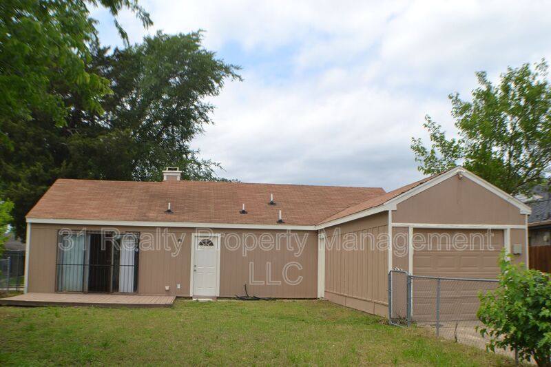 House for rent at 1520 Pebblewood Dr, Dallas, TX 75217