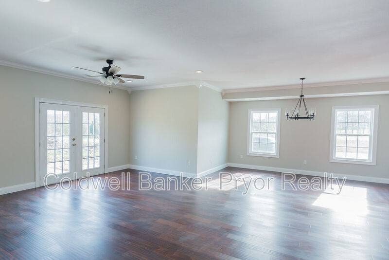 Townhouse for rent at 33 Michigan Lane, Dunlap, TN 37327