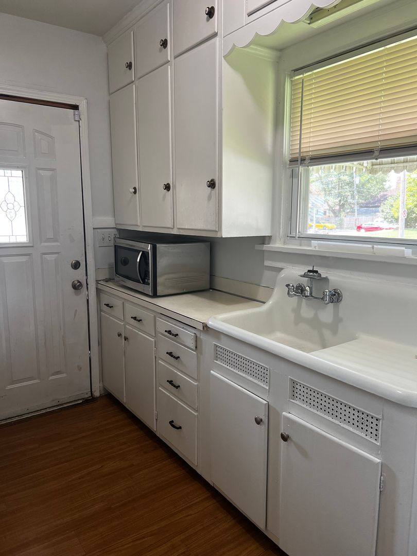 House for rent at 1455 W 12th St, Davenport, IA 52804