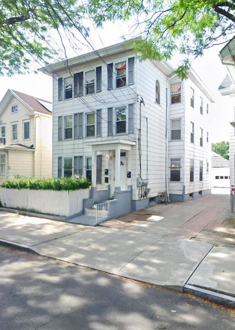Apartment for rent at 89 Carlisle St #2, New Haven, CT 06519