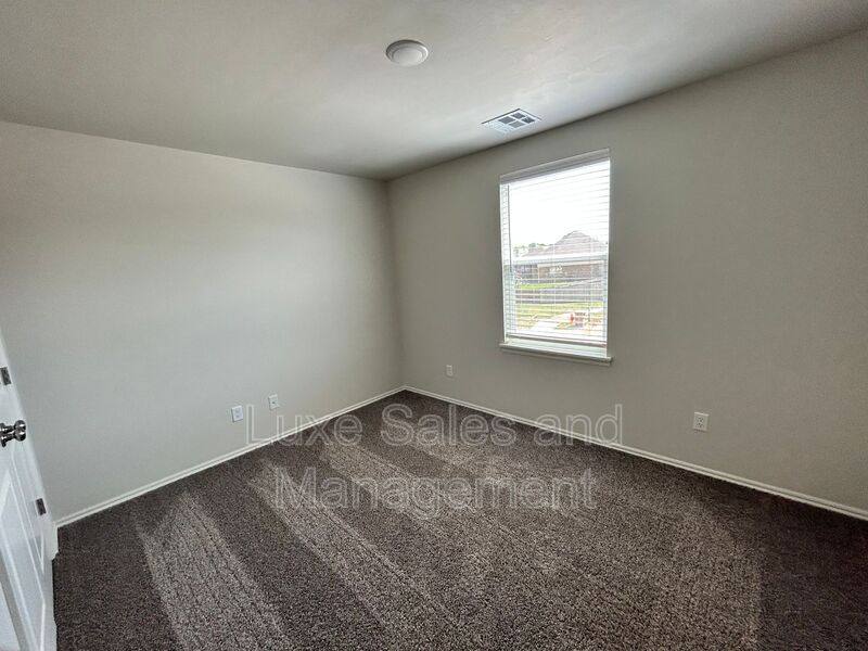 House for rent at 10805 NW 119th Place, Yukon, OK 73099