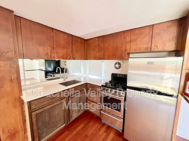 House for rent at 134 Fondulac St, Palm Springs, CA 92264