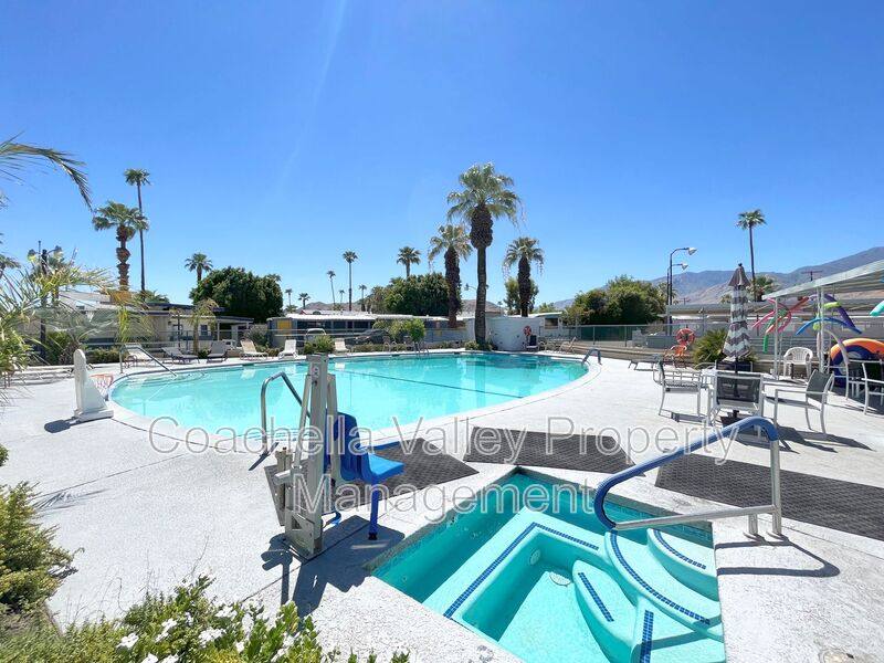 House for rent at 134 Fondulac St, Palm Springs, CA 92264