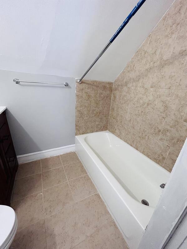 Apartment for rent at 1221 Lindley Ave #3, Philadelphia, PA 19141