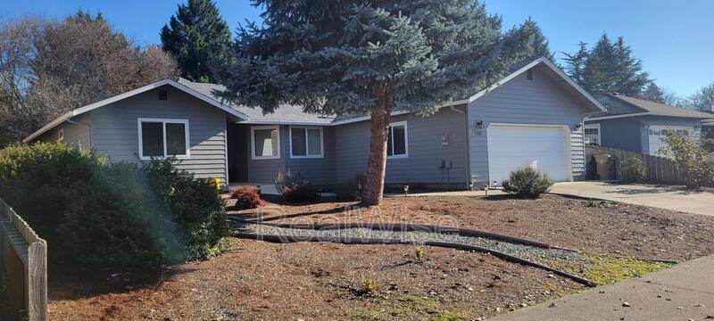House for rent at 1267 SW Ironwood Dr, Grants Pass, OR 97526