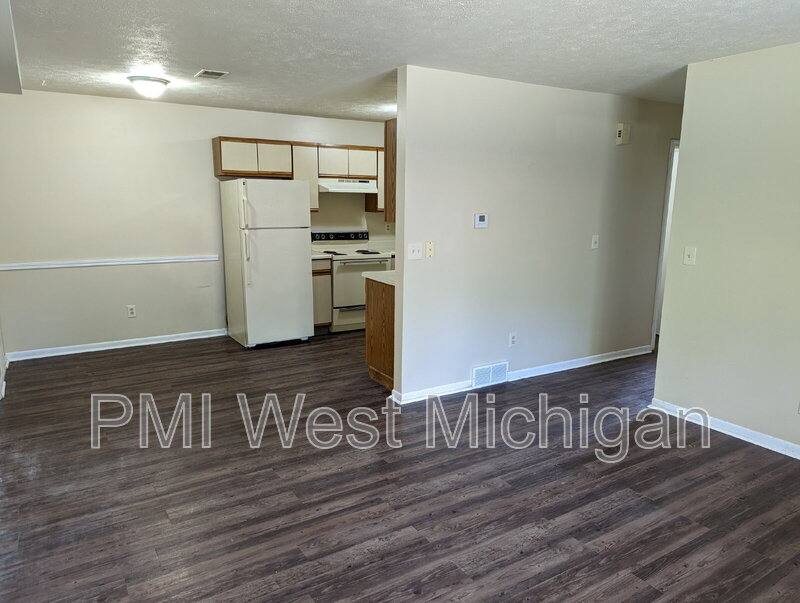 Townhouse for rent at 6054 In The Pines Dr SE, Grand Rapids, MI 49548