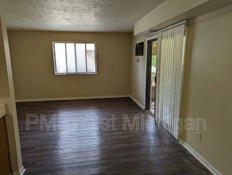 Townhouse for rent at 6054 In The Pines Dr SE, Grand Rapids, MI 49548
