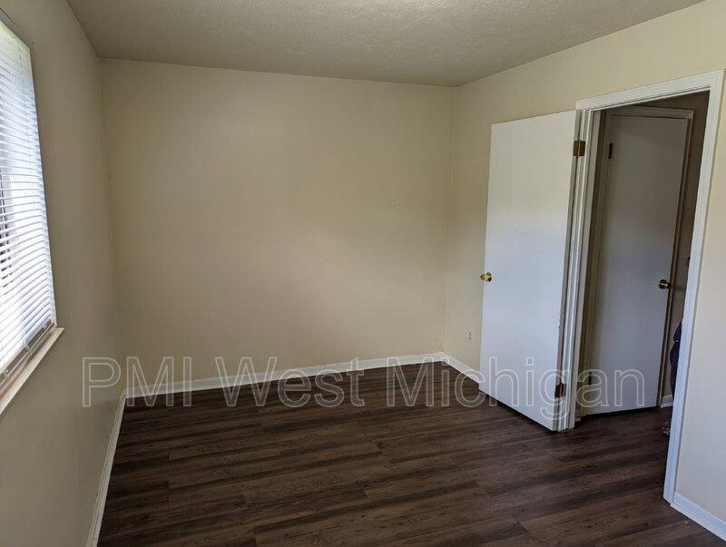 Townhouse for rent at 6054 In The Pines Dr SE, Grand Rapids, MI 49548