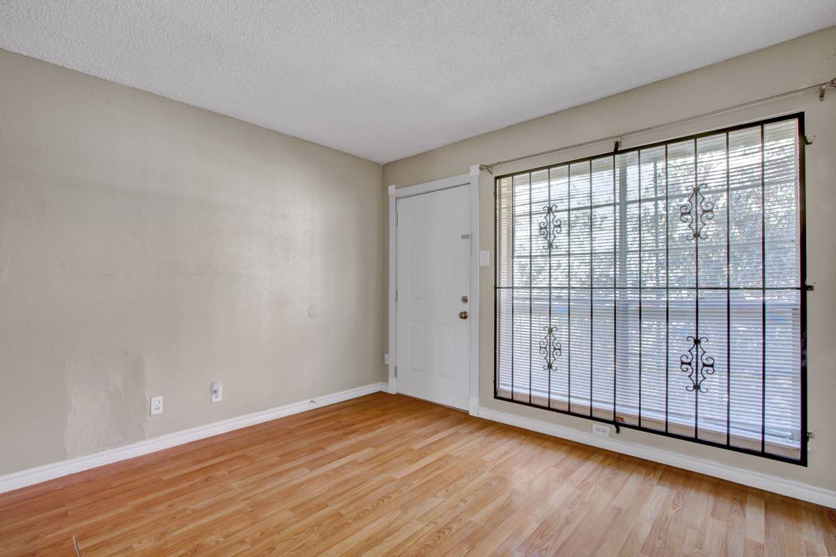 Townhouse for rent at 3243 Nacogdoches Rd, San Antonio, TX 78217