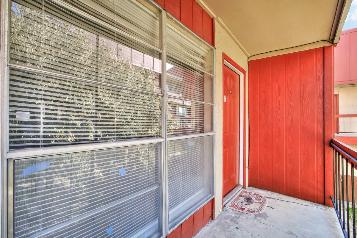 Townhouse for rent at 3243 Nacogdoches Rd, San Antonio, TX 78217