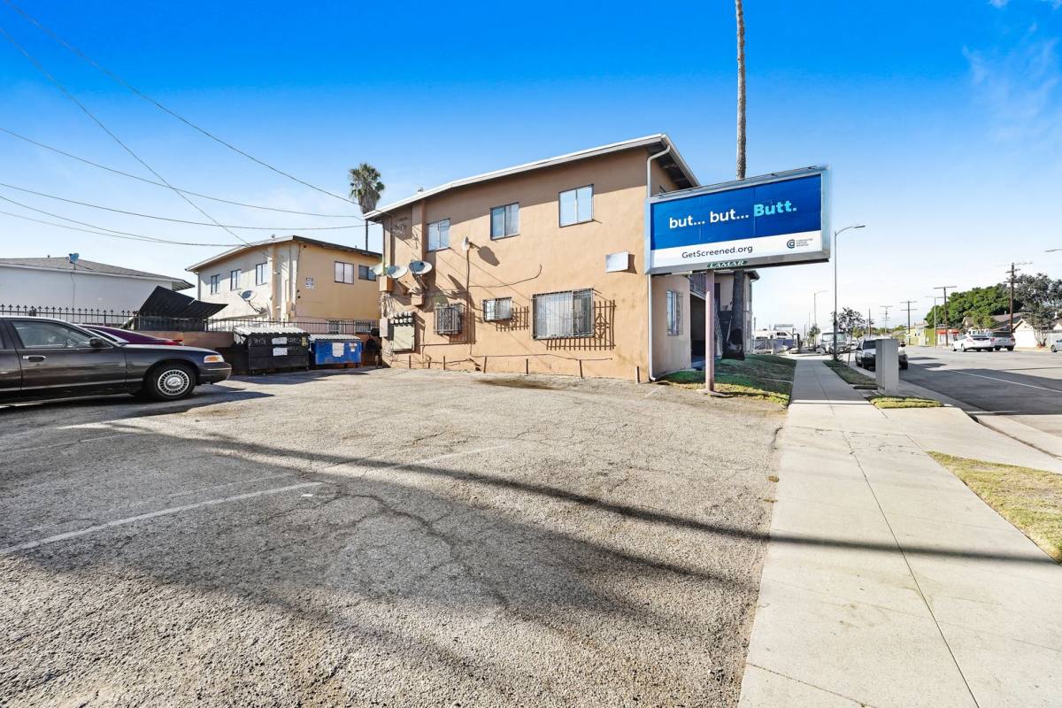 Apartment for rent at 8451 S Normandie Ave, Los Angeles, CA 90044