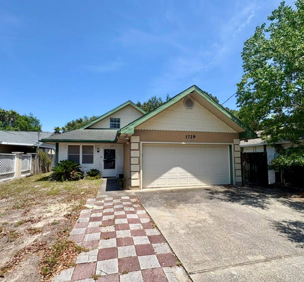 House for rent at 1729 Pine Ave, Niceville, FL 32578
