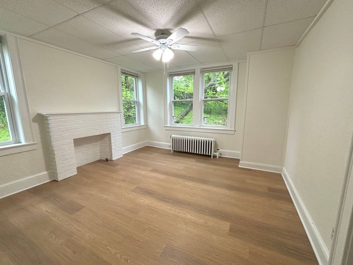 Apartment for rent at 43 W St, New London, CT 06320