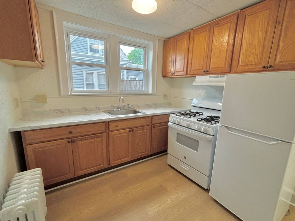 Apartment for rent at 43 W St, New London, CT 06320