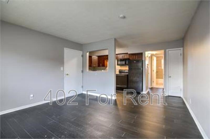 Apartment for rent at 1410 1412 N 45th St #4, Omaha, NE 68132