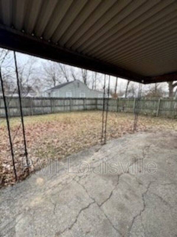 House for rent at 3901 Peachtree Ave Mk, Louisville, KY 40215