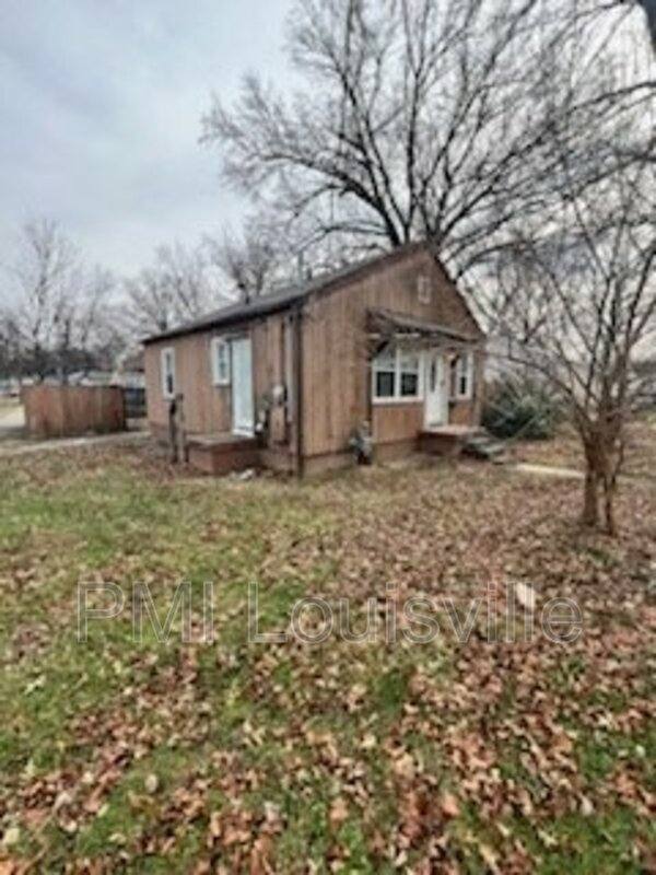 House for rent at 3901 Peachtree Ave Mk, Louisville, KY 40215