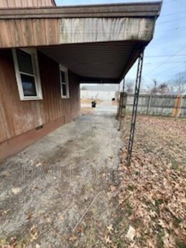 House for rent at 3901 Peachtree Ave Mk, Louisville, KY 40215