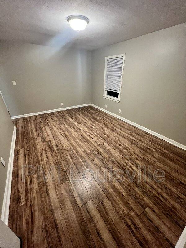 House for rent at 3901 Peachtree Ave Mk, Louisville, KY 40215