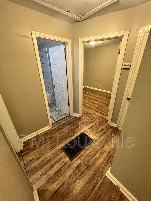 House for rent at 3901 Peachtree Ave Mk, Louisville, KY 40215