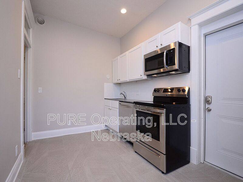 Apartment for rent at 2969 Harris St #3, Omaha, NE 68105