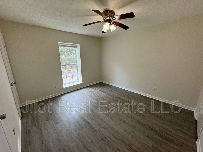 Apartment for rent at 2711 Fairlee Dr #B5, Decatur, GA 30032