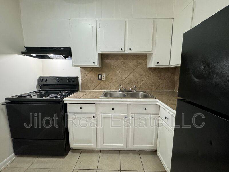 Apartment for rent at 2711 Fairlee Dr #B5, Decatur, GA 30032