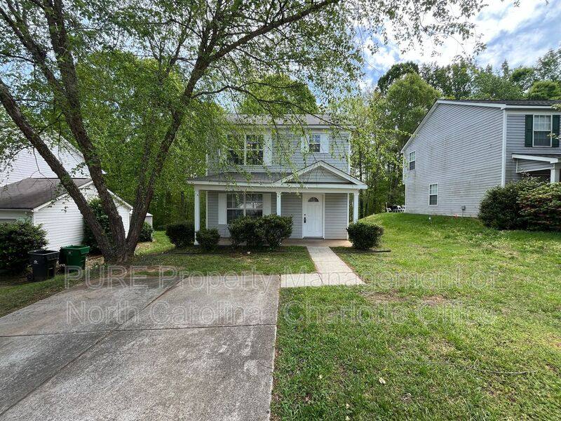 House for rent at 10636 Greatford Court, Charlotte, NC 28215
