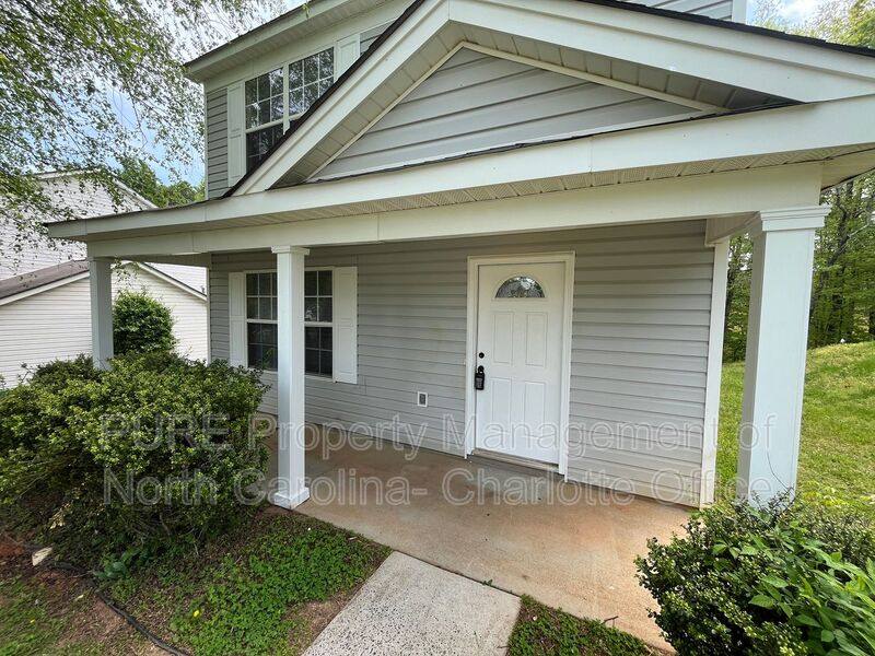 House for rent at 10636 Greatford Court, Charlotte, NC 28215