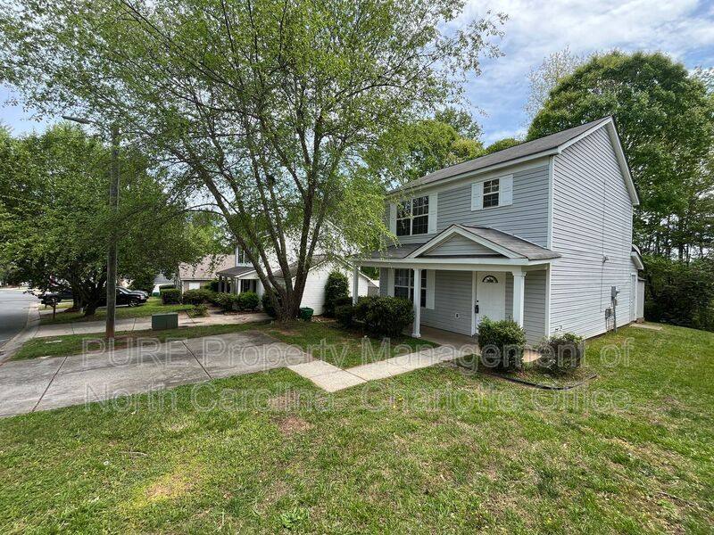 House for rent at 10636 Greatford Court, Charlotte, NC 28215