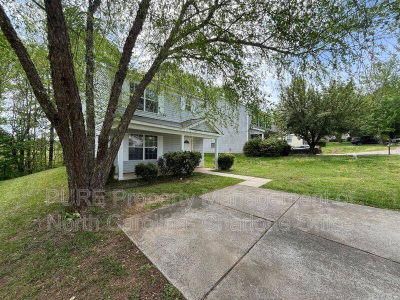 House for rent at 10636 Greatford Court, Charlotte, NC 28215