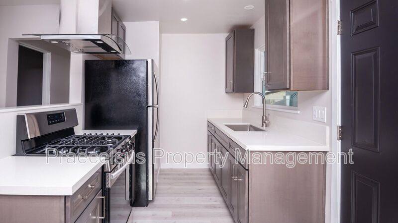 House for rent at 112 E 5th St, National City, CA 91950