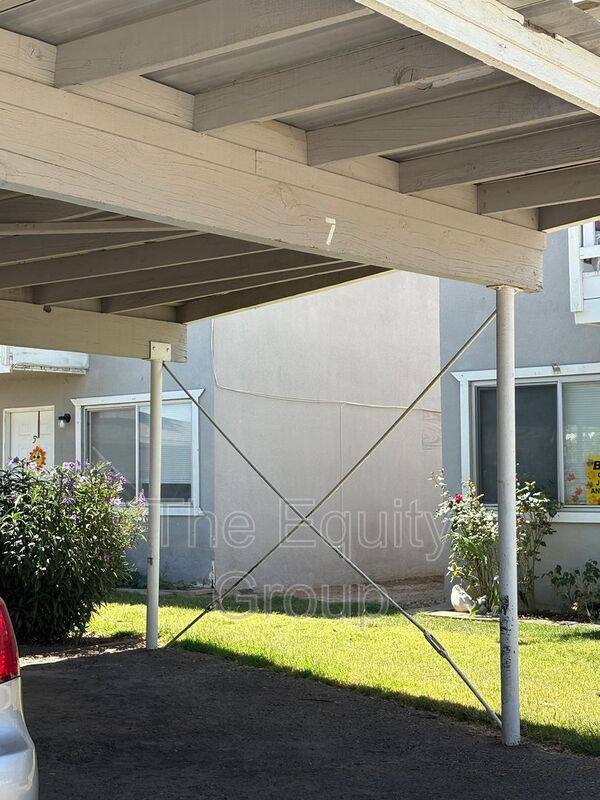 Apartment for rent at 311 E Elm St #7, Hanford, CA 93230