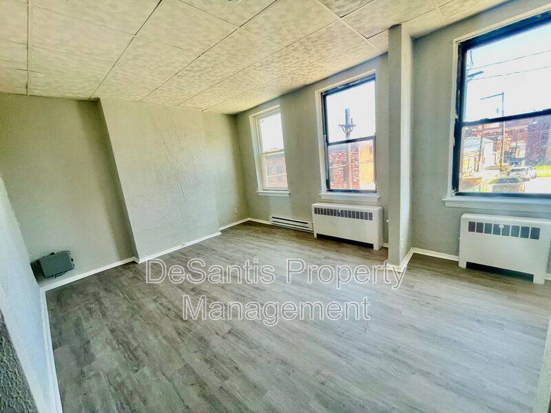 Apartment for rent at 810 Amity St #2, Homestead, PA 15120
